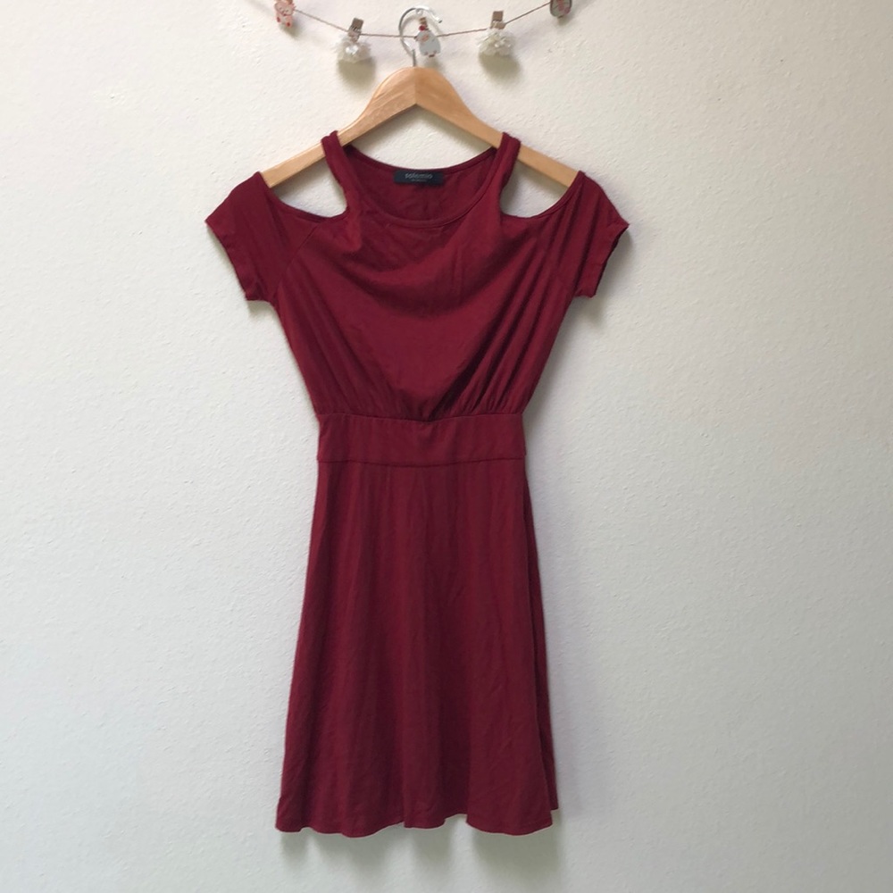 Solemio Open Cold Shoulder Mini Dress Dark Red
